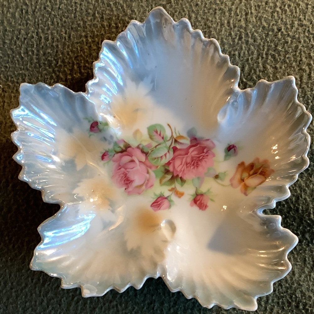 2 Vintage Leuchtenburg German bowls. Sizes approx 7.5” x 5” & 5.5” x 5.75” - Picture 8 of 15